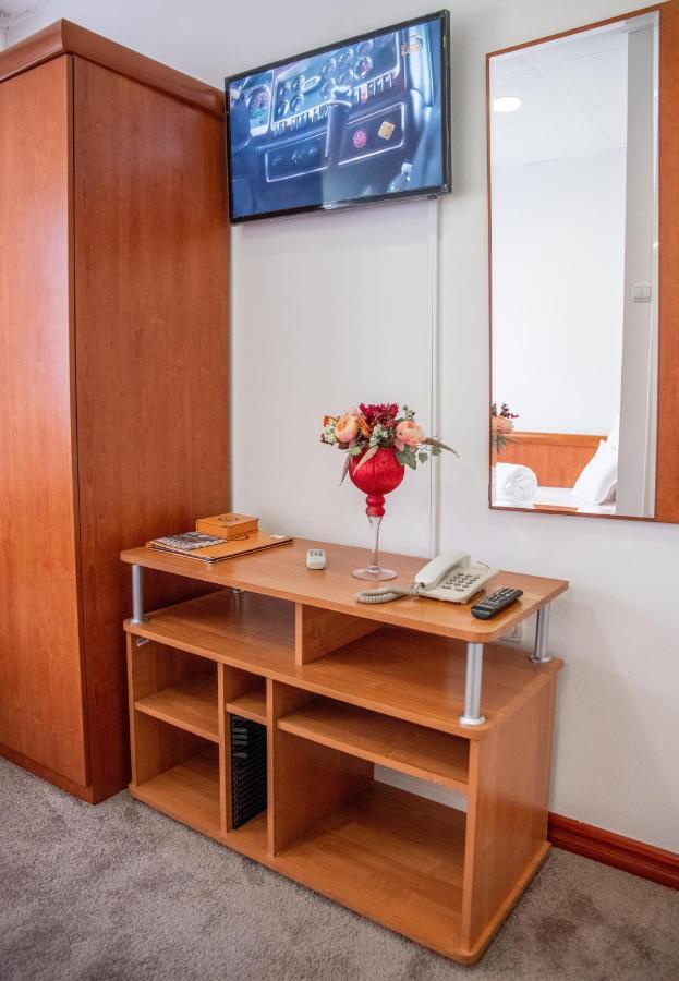Hotel Integra Добой Екстериор снимка