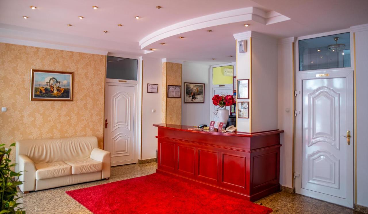 Hotel Integra Добой Екстериор снимка