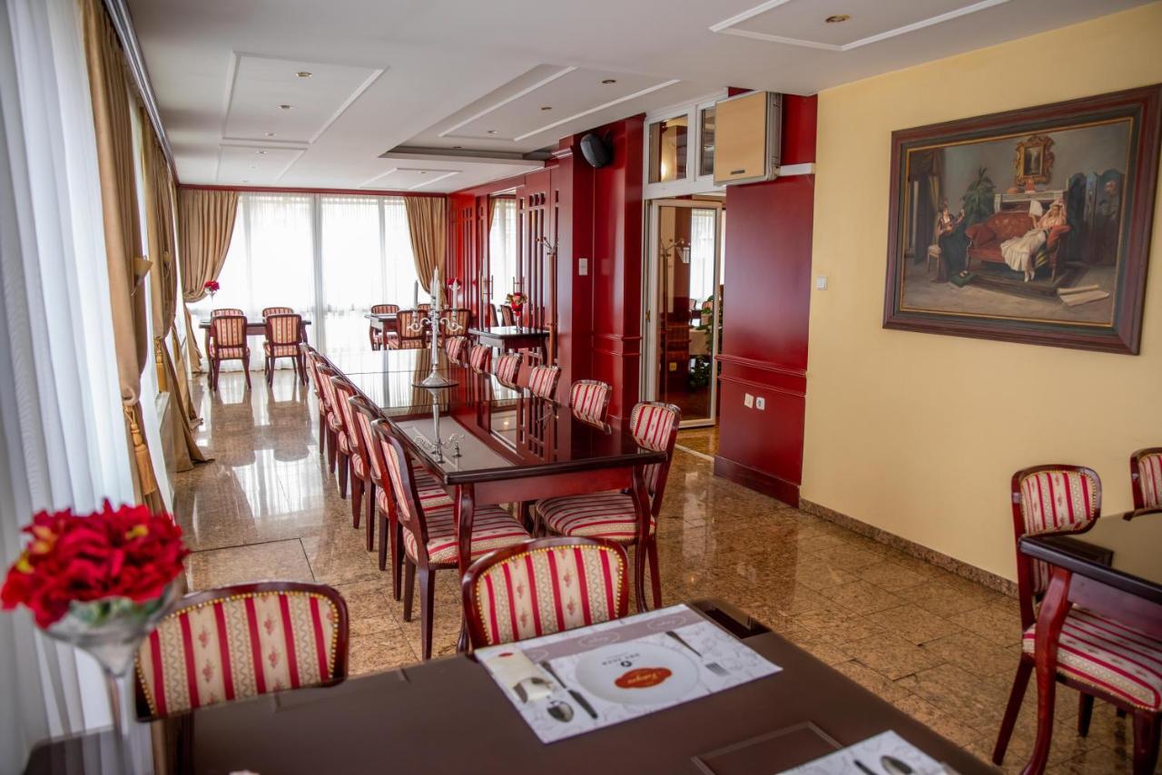 Hotel Integra Добой Екстериор снимка