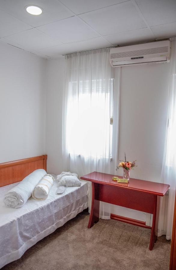 Hotel Integra Добой Екстериор снимка