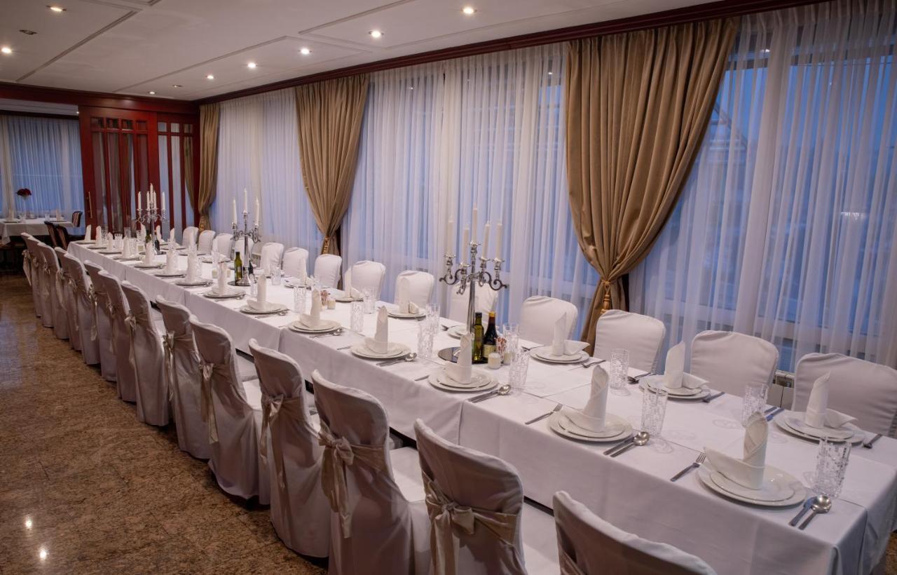 Hotel Integra Добой Екстериор снимка
