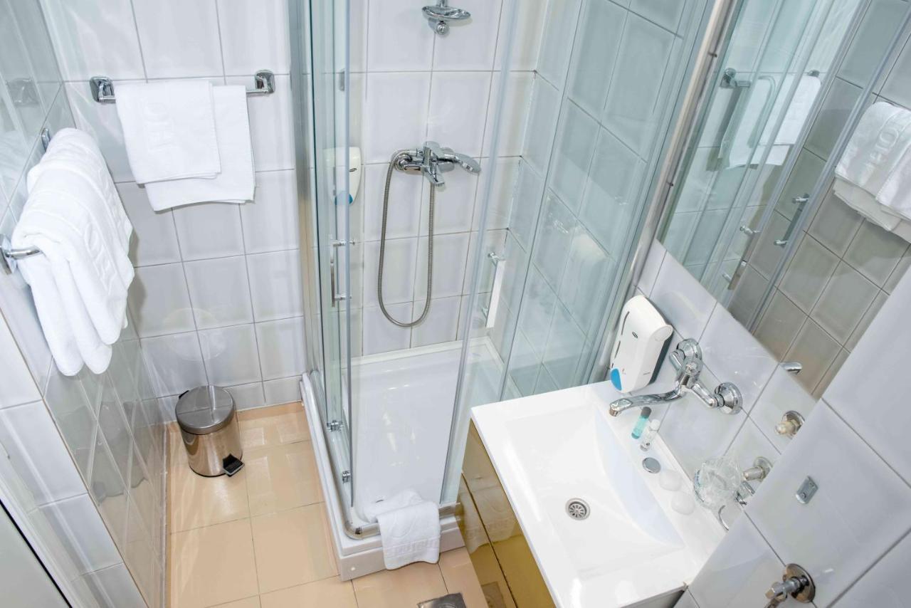 Hotel Integra Добой Екстериор снимка